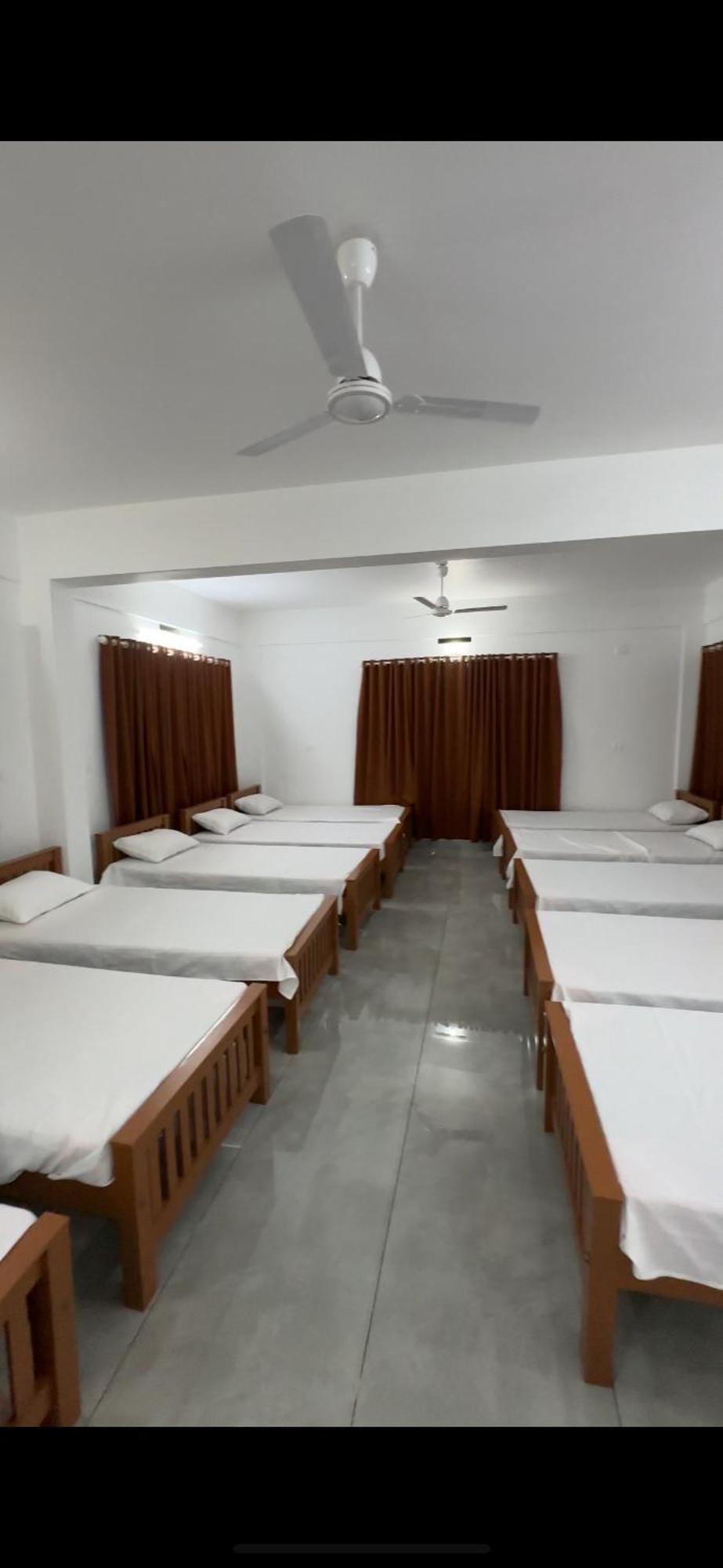 فندق Jayalakshmi Residency Vaduvanchal المظهر الخارجي الصورة