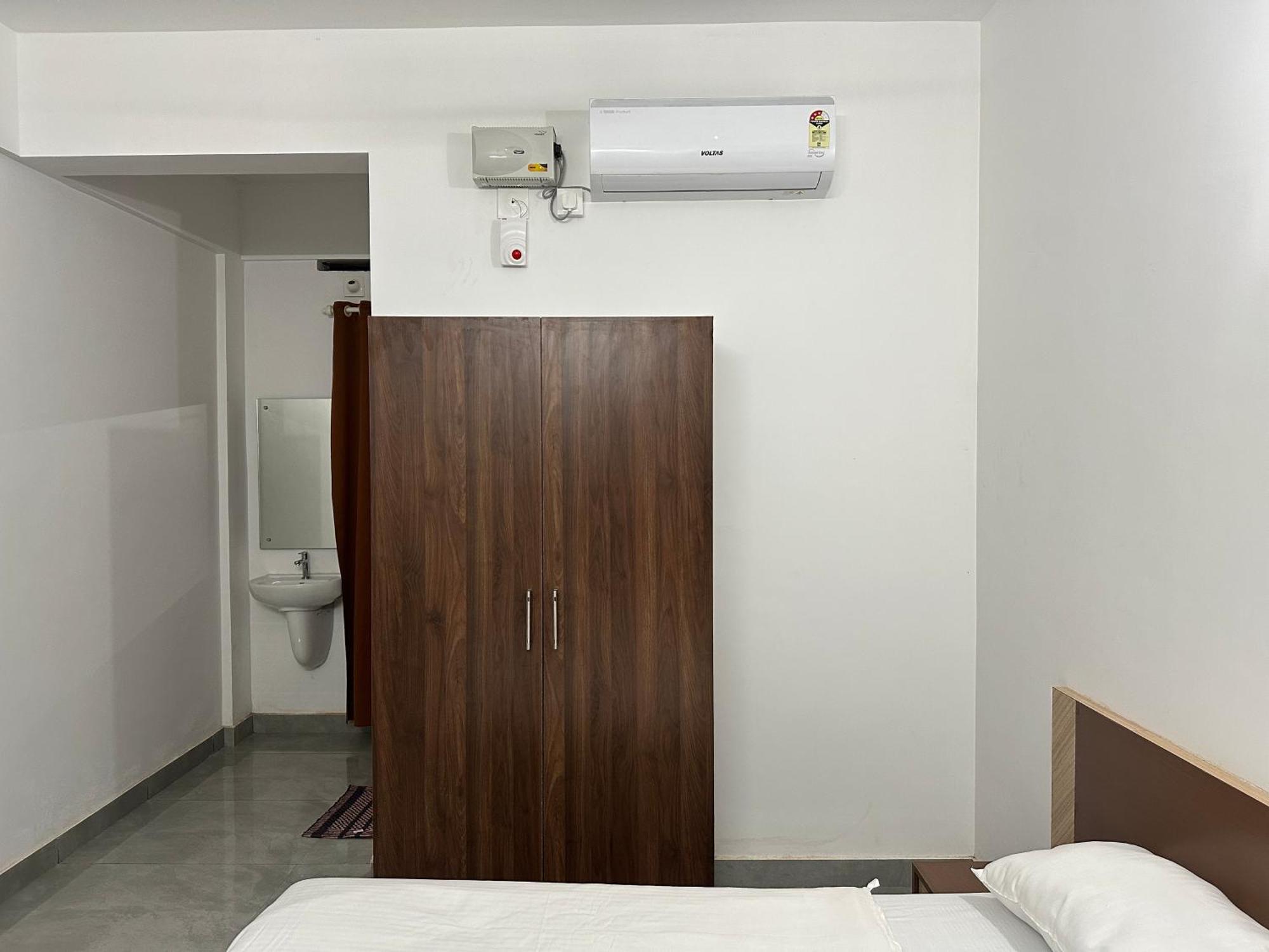 فندق Jayalakshmi Residency Vaduvanchal المظهر الخارجي الصورة