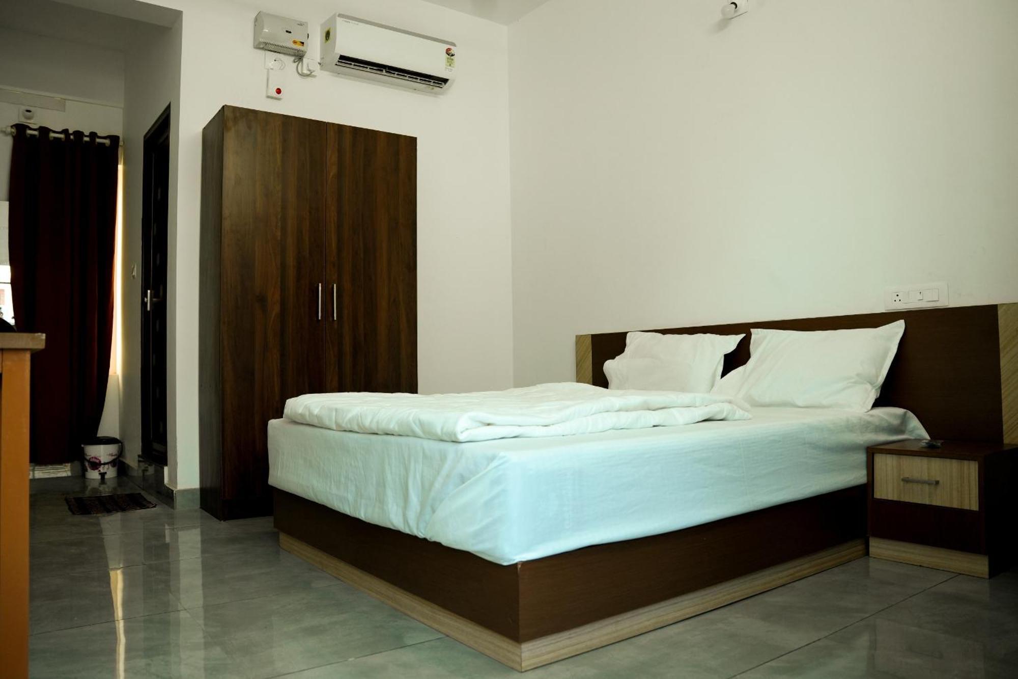 فندق Jayalakshmi Residency Vaduvanchal المظهر الخارجي الصورة